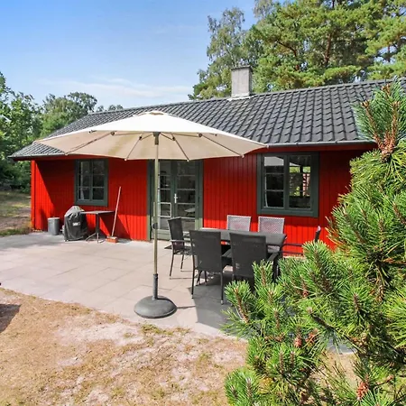 Jale - 50m From The Sea By Interhome